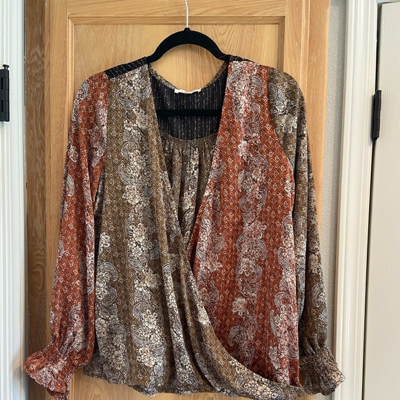 Mystree Silky Blouse - Picture 3 of 5